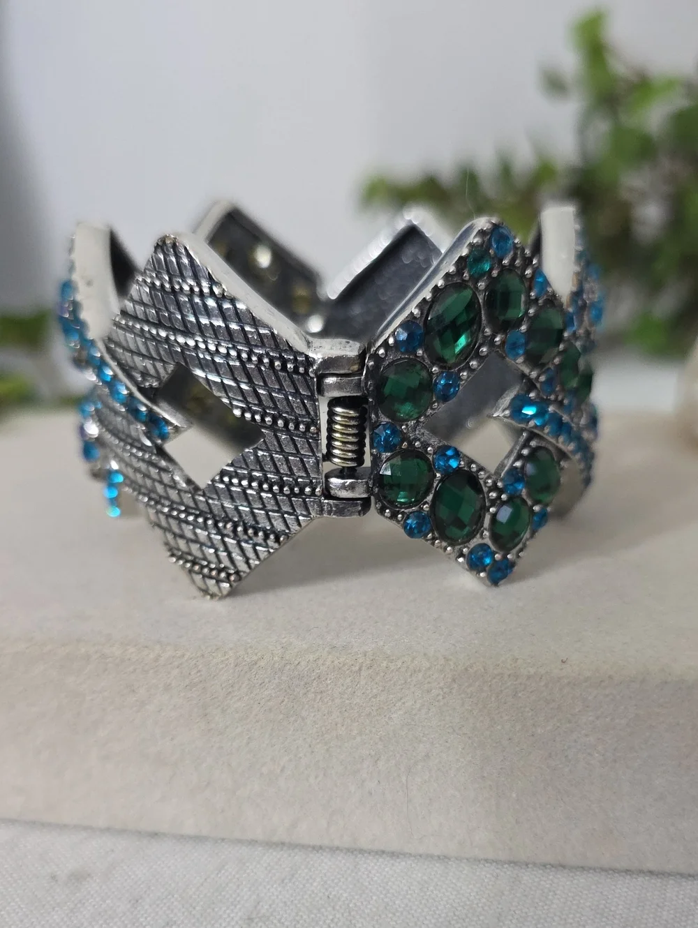 Vintage Silver Tone Emerald & Sapphire Blue Rhinestone Hinged Cuff Bracelet